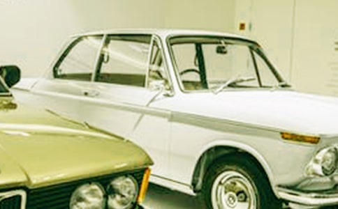 ���ڲι۳�չ���������ĵ����