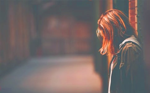 ����ף����