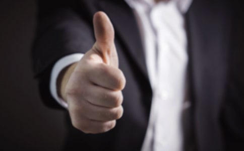 ����ף����