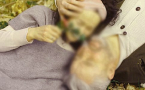 ����ɫ��ף��������������