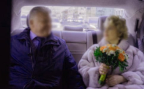 ����ף����