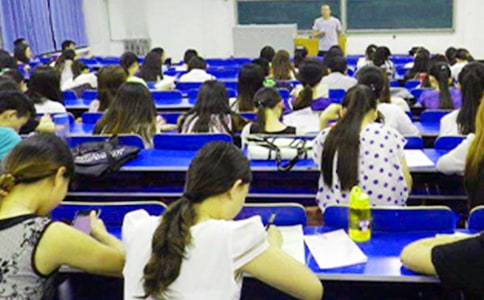 Ӣ�����п��Է��Ը�