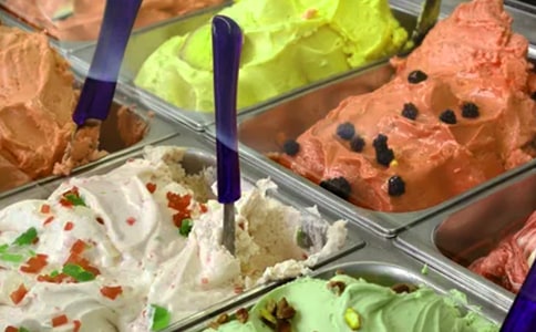 ����ף����