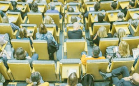 ѧ������̸���ϵĽ�����